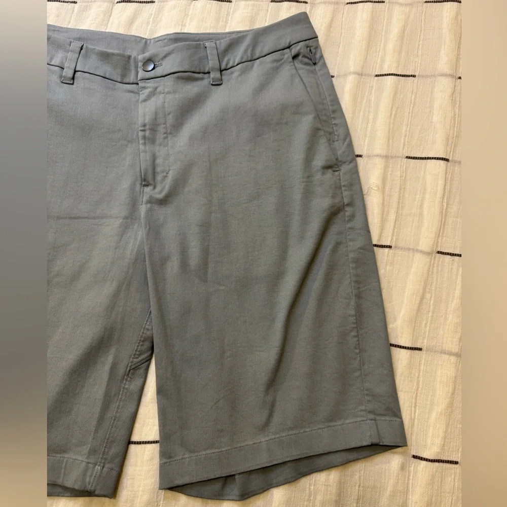 Lululemon Commission Short Qwick Oxford 11” Relaxed Fit Light Gray/Blue M7AKAS